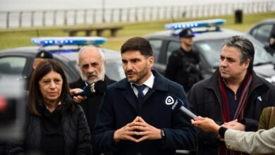 Photo of Entrega de patrulleros en Rosario: «Seguimos trabajando para que nuestra policía tenga los recursos necesarios»