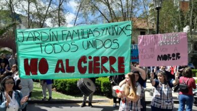 Photo of Protesta de la comunidad educativa por el cierre del Jardín del Colegio de Abogados de Rosario