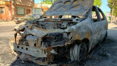 Photo of Incendiaron dos autos en las zonas oeste y sur de Rosario